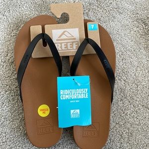 REEF BRAND NEW NWT Women’s flip flops / sandals SIZE 7